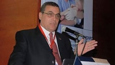 تسليم 5 آلاف حقيبة مدرسية وكتيبات توعوية عن السرطان لتلاميذ الفيوم