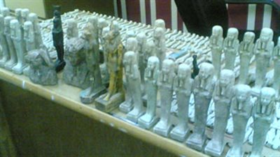 إحباط محاولة تهريب 11 تمثالا و189 قطعة أثرية عبر ميناء نويبع