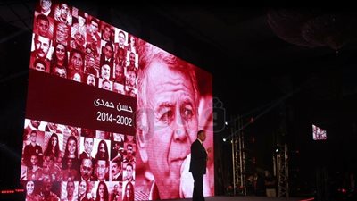 الخطيب يستعرض فيلما تسجيليا لإنجازات مجلس حسن حمدي