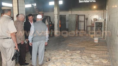محافظ دمياط يغلق مخبز بلدي لسوء حالته