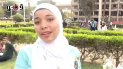 بالفيديو.. طلاب الجامعات يفشلون في «الفالنتين».. محمد: «محتفلتش عشان عندي مشكلة مع حبيبتي».. محمود: «جبتلها ورد ومهتمتش بيا».. الفتيات يحتفلن مع بعضهن.. ورفض تام للعيد با
