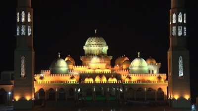 وزير الأوقاف: مسجد الميناء بالغردقة منارة علمية وثقافية (صور)