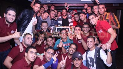 بالصور.. «حماقي» يحتفل بعيد ميلاده في «الفالنتين»