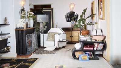 امرأة تنفق مليون جنيه على بناء منازل الدمى (صور)