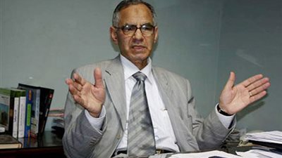 وزير التنمية المحلية يعود إلى القاهرة قادما من السعودية