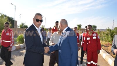 بالصور.. تدريب 250 شابًا من الهلال الأحمر بقنا على الإغاثة أثناء السيول