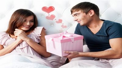 للرجال.. هدية عيد الحب تمحي الخلافات من ذاكرة زوجتك