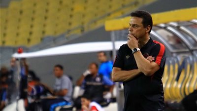 البدري وجهازه يعترضون على حكم لقاء الأهلي والإنتاج