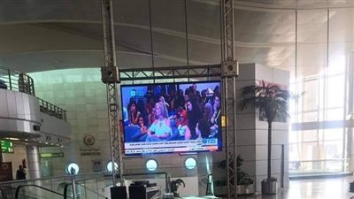 مطار القاهرة ينقل جلسات منتدى شباب العالم بصالات السفر والوصول