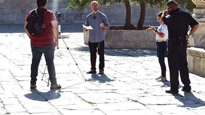 مستوطنون متطرفون يمنعون وصول المساعدات لغزة ويقتحمون الأقصى | فيديو