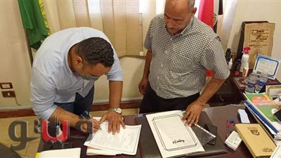 حي ثالث بالإسماعيلية يطلق خدمة جمع القمامة من المحال التجارية | صور