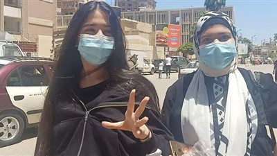 طلاب بالشهادة الإعدادية في المنصورة: «اللجان سايبه والامتحان سهل» | فيديو وصور