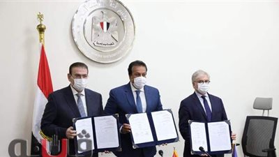 وزير التعليم العالي يوقع عقد تنفيذ إنشاء حرم جامعي جديد للجامعة الأهلية الفرنسية في مصر