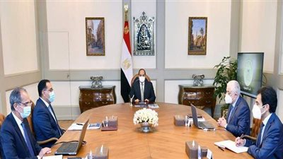 السيسي يكلف بإتاحة النظام الورقي بجانب التابلت في امتحانات الثانوية العامة