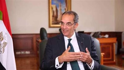وزير الاتصالات: ربط 2500 مدرسة بشبكة من الألياف الضوئية