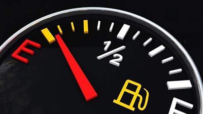 6 مشكلات تواجه سيارتك خلال نفاذ الوقود