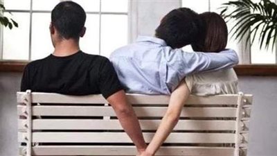 عودة للجاهلية.. رجل يقدم زوجته لشاب من أجل إنجاب طفل