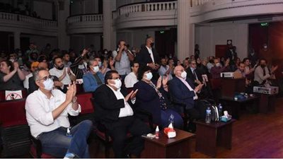 وزيرة الثقافة تشهد عرض قاع وتسلم شهادات تخرج الدفعة الأولى لـ «نجوم المستقبل»