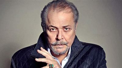 في ذكرى ميلاده.. رحلة محمود عبد العزيز من خبير علم الحشرات لساحر السينما