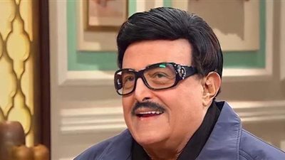 الحزن يسيطر على أسرة سمير غانم خلال زيارته بمقبرته | فيديو