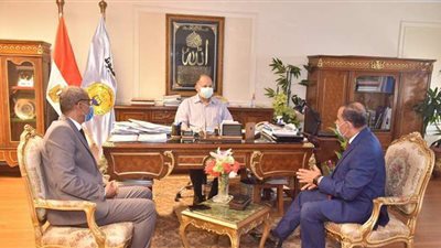 محافظ أسيوط: 300 ألف طن إنتاجية مصنع السماد بالمحافظة