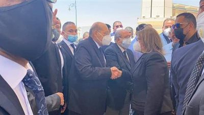 رئيس مجلس الشيوخ يستقبل العزاء في والدته بساحة مسجد المشير | فيديو وصور