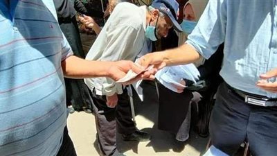 إخلاء 15 أسرة بعقارين في الإسكندرية بعد هبوط أرضي | صور