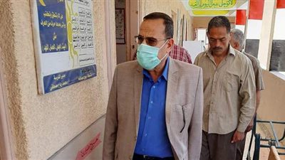 محافظ شمال سيناء يتفقد مركز توزيع الأسئلة وكونترول الشهادة الإعدادية
