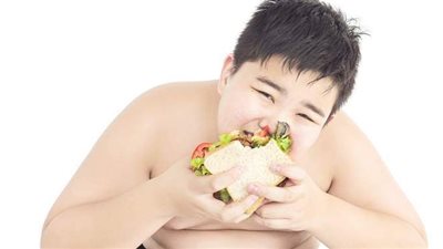 أسباب سمنة الأطفال وطرق التخلص منها