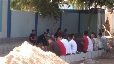 78 ألف طالب بالشهادة الإعدادية يؤدون امتحان الجبر في 426 لجنة بأسيوط|صور