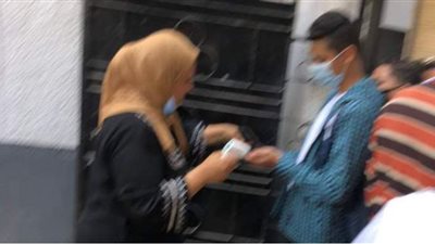 طلاب إعدادية المنصورة يتوافدون على اللجان ملتزمين بالإجراءات الاحترازية| صور