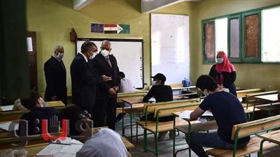 محافظ الجيزة من داخل لجان الإعدادية لأولياء الأمور: أولادكم أمانة في أيدينا | فيديو