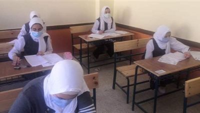 طلاب الشهادة الإعدادية بمطروح: امتحان العربي في مستوى الطالب المتوسط | فيديو