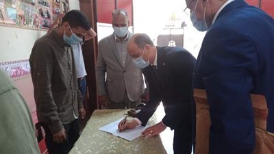 وكيل تعليم سوهاج يتفقد امتحانات الشهادة الإعدادية| فيديو