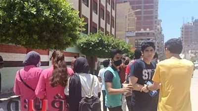 امتحانات الشهادة الإعدادية.. شكاوى من صعوبة بعض الأجزاء في 