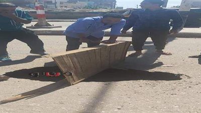 هبوط أرضي ينذر بكارثة في المزلقان الجديد ببلقاس | صور