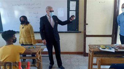 مدير تعليم الإسماعيلية يتابع بدء الامتحانات العملية للدبلومات الفنية | صور