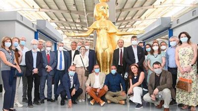 السياحة والآثار تنظم جولة لسفراء 20 دولة بمصنع المستنسخات الأثرية