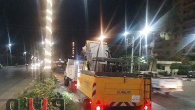 حملات النظافة ليلية لرفع الأتربة في شوارع المنصورة | صور