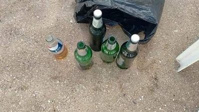 «مصايف الإسكندرية» 100 ٪ إشغالات.. إجراءات احترازية مشددة في المندرة وميامي.. مصادرة شيش وخمور.. وإنقاذ طفلين من الغرق | صور