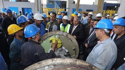 وزير النقل يتابع أعمال الصيانة بورش السكك الحديدية