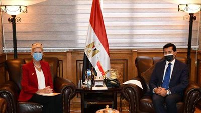 وزير الشباب والرياضة يلتقي ممثل صندوق الأمم المتحدة للسكان في مصر