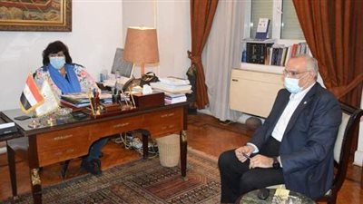 وزيرة الثقافة تكلف بالاستعداد للمشاركة في معرض اكسبو دبى ومشروع لتوثيق المباني التراثية