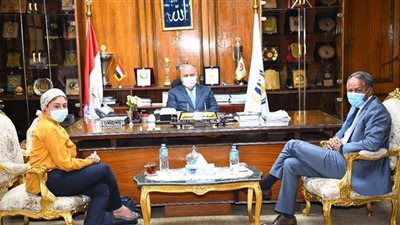 الداودي يستقبل وفد برنامج الأغذية العالمي بمكتبه في قنا