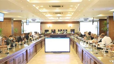 محافظ الجيزة: حصر الأسواق ومواقف السيارات العشوائية بالقرى | صور