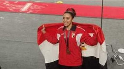 مايا مرسي تهنئ  نانسي طمان لحصولها على الذهبية في بطولة العالم للجمباز