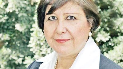 أمينة النقاش: 