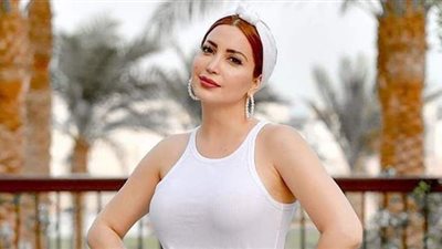 نسرين طافش بإطلالة جريئة خلال قضائها العطلة الصيفية في دبي