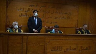 أخبار الحوادث: تأجيل محاكمة بديع ومحمود عزت لـ 18 يوليو.. زيادة رسوم استخراج الصحيفة الجنائية.. عامل يمزق جسد آخر بالإسكندرية