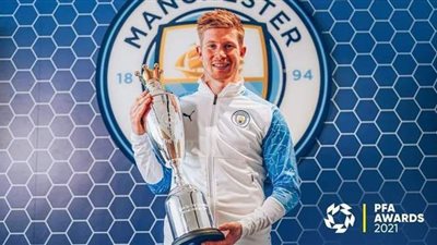 دي بروين يفوز بجائزة أفضل لاعب في الدوري الإنجليزي